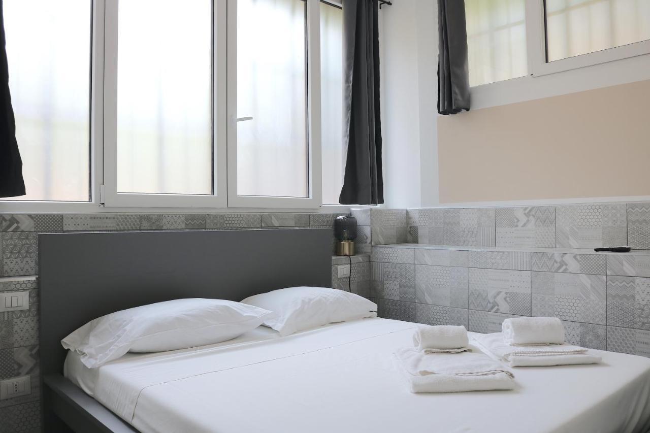 Gambara Guests House Otel Milano Dış mekan fotoğraf