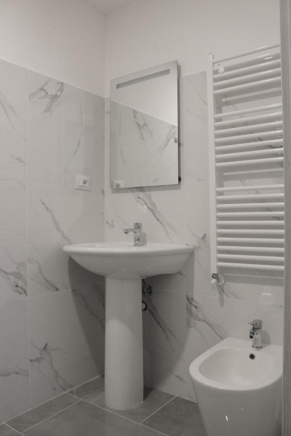 Gambara Guests House Otel Milano Dış mekan fotoğraf